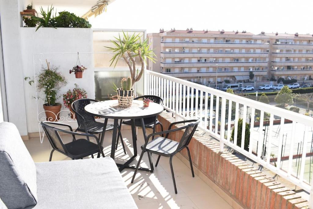 Alegre Apto Con Piscina, A 300M De La Playa. Blanes Exterior photo